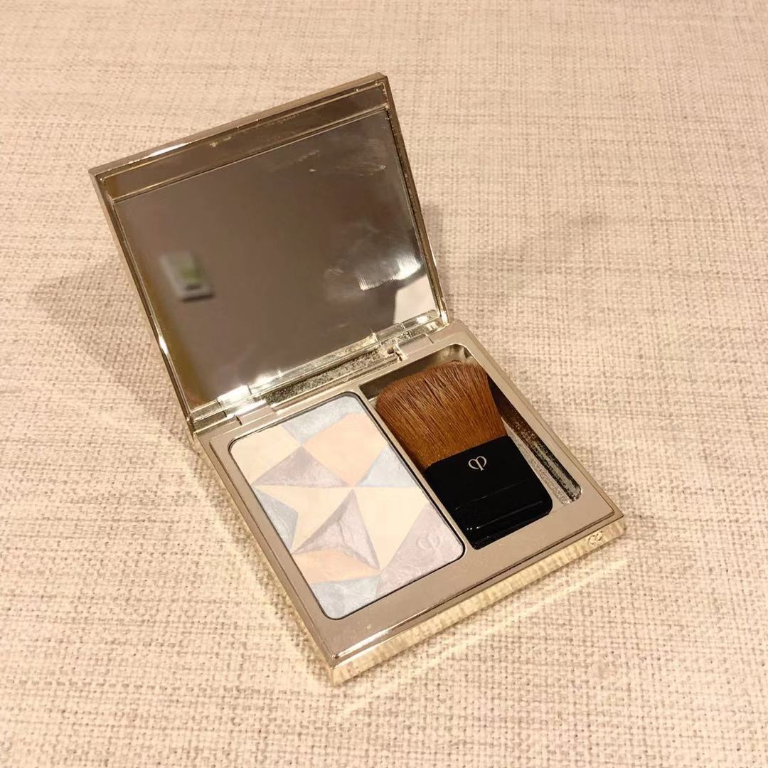 超越年度爱用，不挑肤质拯救熬夜通宵脸的彩妆单品