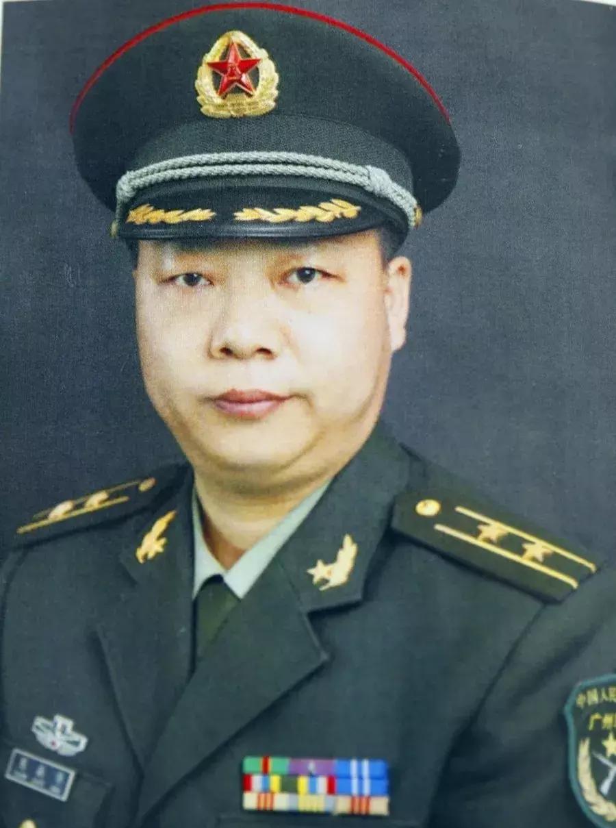 八一特辑退伍不褪色警营守初心,八一特辑兵在警营