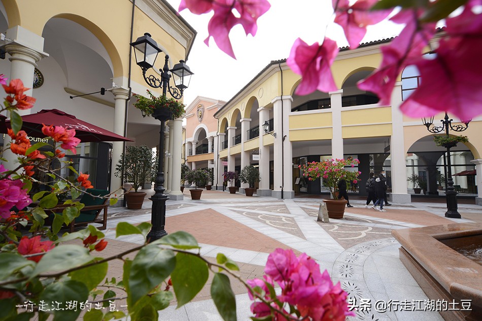 上海佛罗伦萨小镇，奥特莱斯世界名品购物中心，中国奢侈品领导者