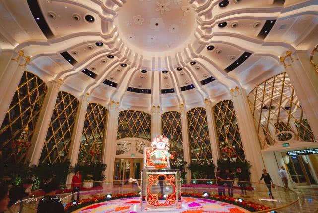 澳门总共有几个豪华酒店,澳门的酒店是全世界最多的吗