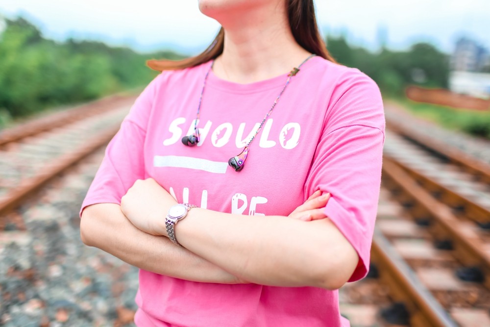 耳机也能入驻潮流圈？ROttKRON乐旷多晶锆宝石耳饰耳机来袭