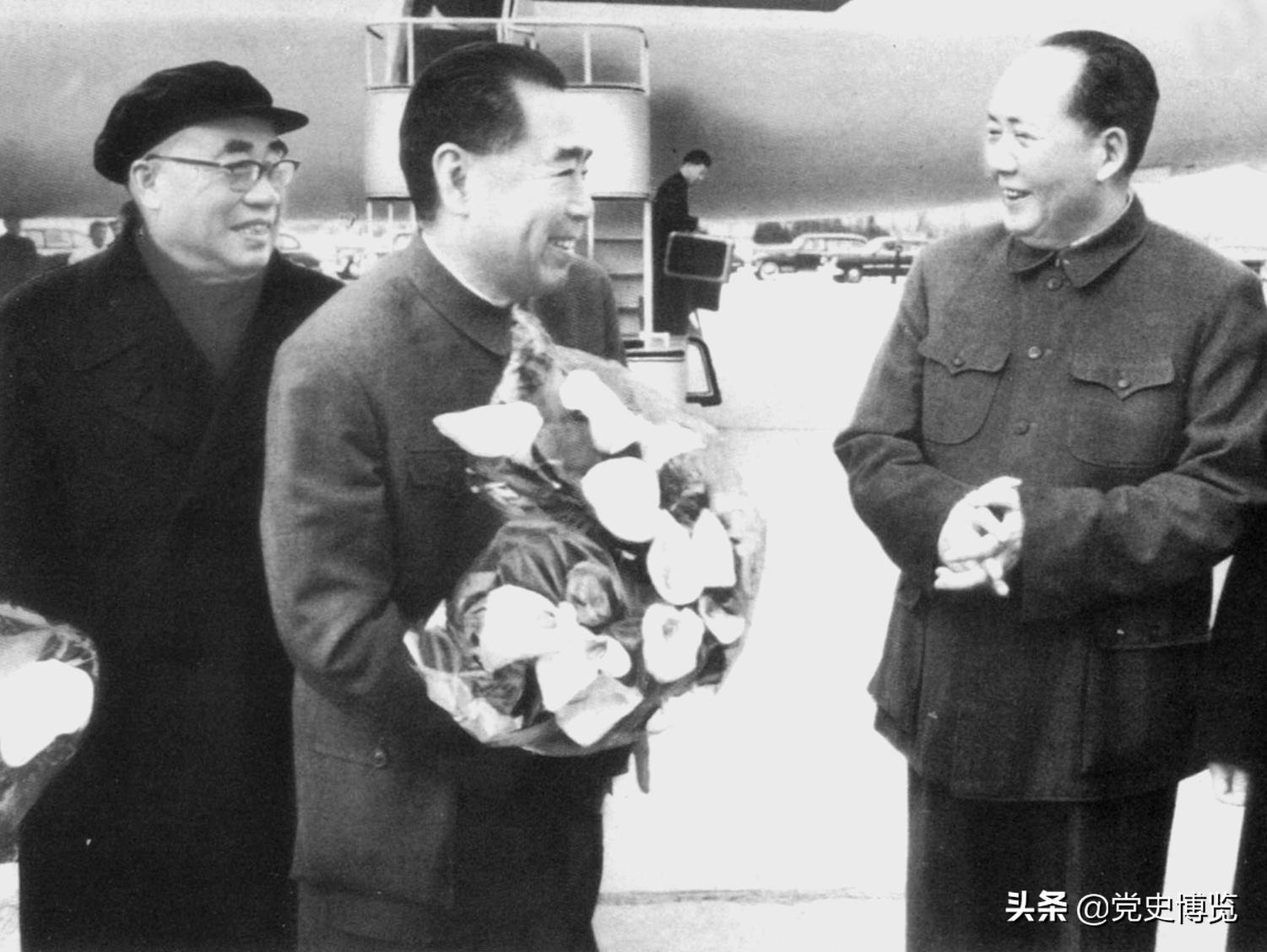 巨星陨落，思念成河：1976年，周恩来、*德朱**、毛*东泽**相继死