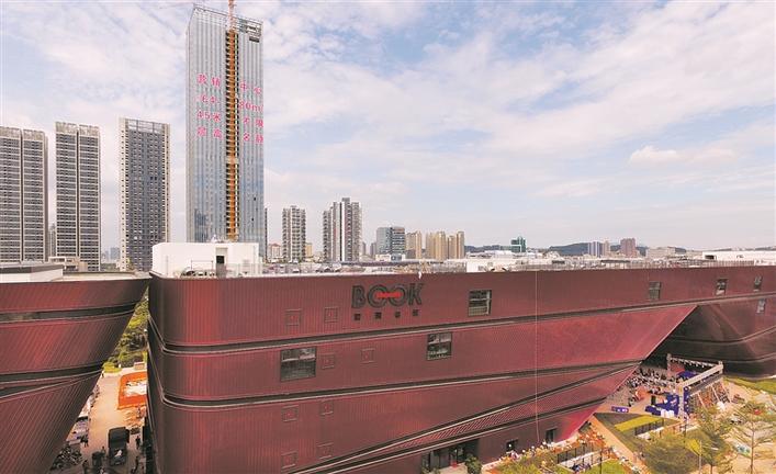 加快构建城乡公共文化服务体系,推动公共文化服务体系标准化