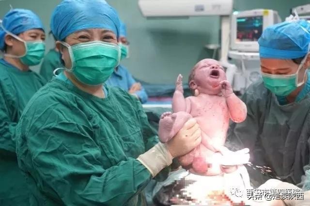 从生死营救到“*拍偷**照”，发生在西安四院的这些场景，温暖了2019