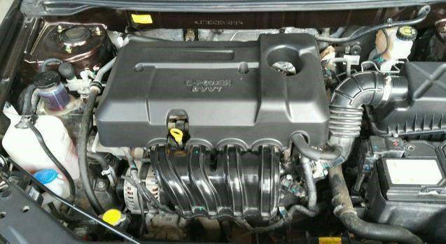 汽车发动机舱脏东西,汽车发动机舱为什么容易脏