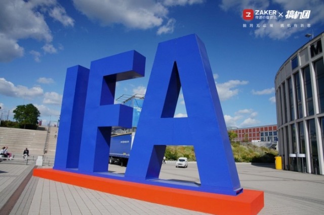 阿玛尼智能腕表第五代,阿玛尼智能手表第四代art5006