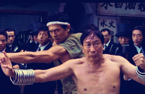 原来《功夫》当中，那个穿红*裤内**的娘炮，才是现实中真正的大神