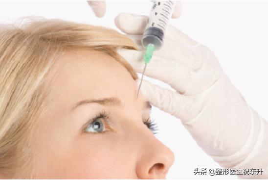 打肉毒素治疗面部发红发热,打肉毒素脸僵硬吃什么