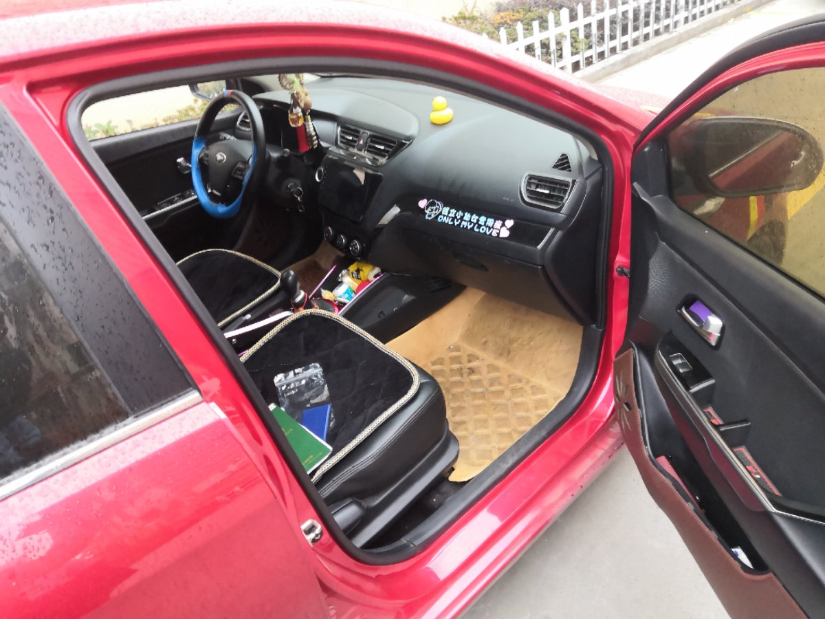 红色起亚k2怎么改装好看,12款起亚k2爆改