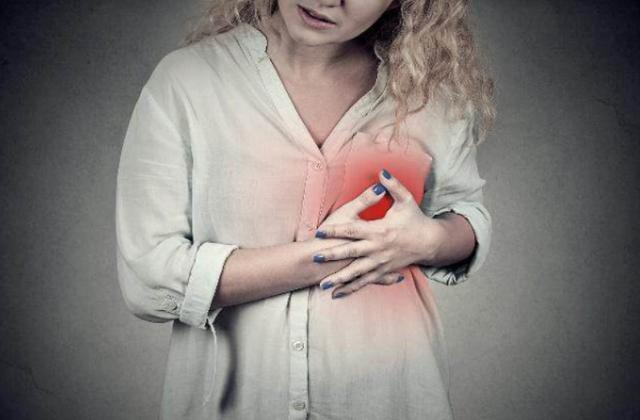 女性在49岁就绝经了？提前恭喜你：绝经后，四个问题不告而别