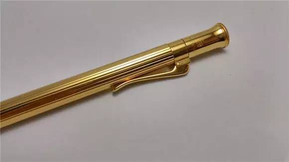 为什么自己买不上去新鲜的画材,廉价画材