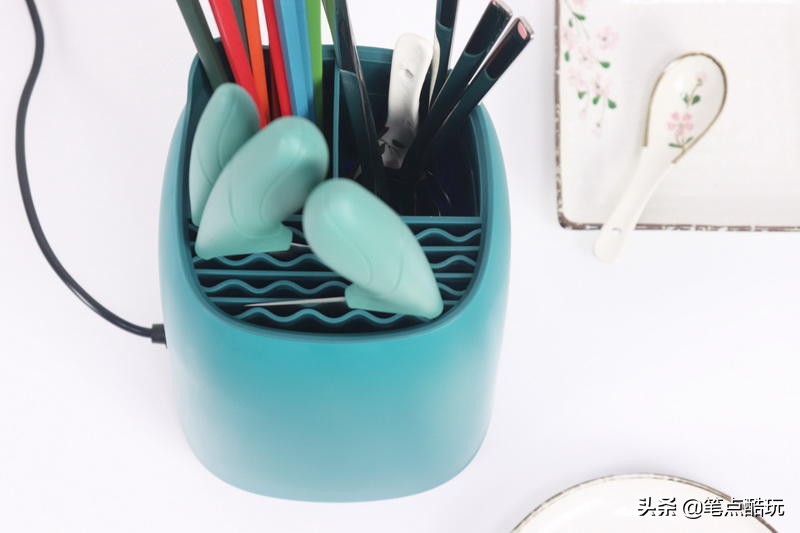 身为刀架筷笼，容不得藏污养菌！臻米K2刀叉筷子消毒机体验