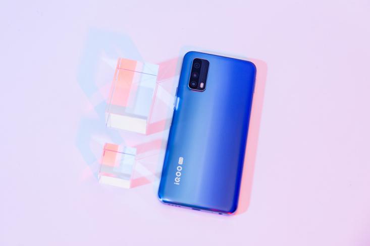 混乱的桌面不好找应用？iQOOZ1x抽屉模式见招拆招