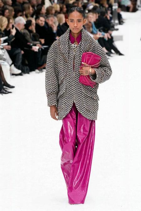 今年流行的爆款女装秋冬款,2022最火爆秋冬女装