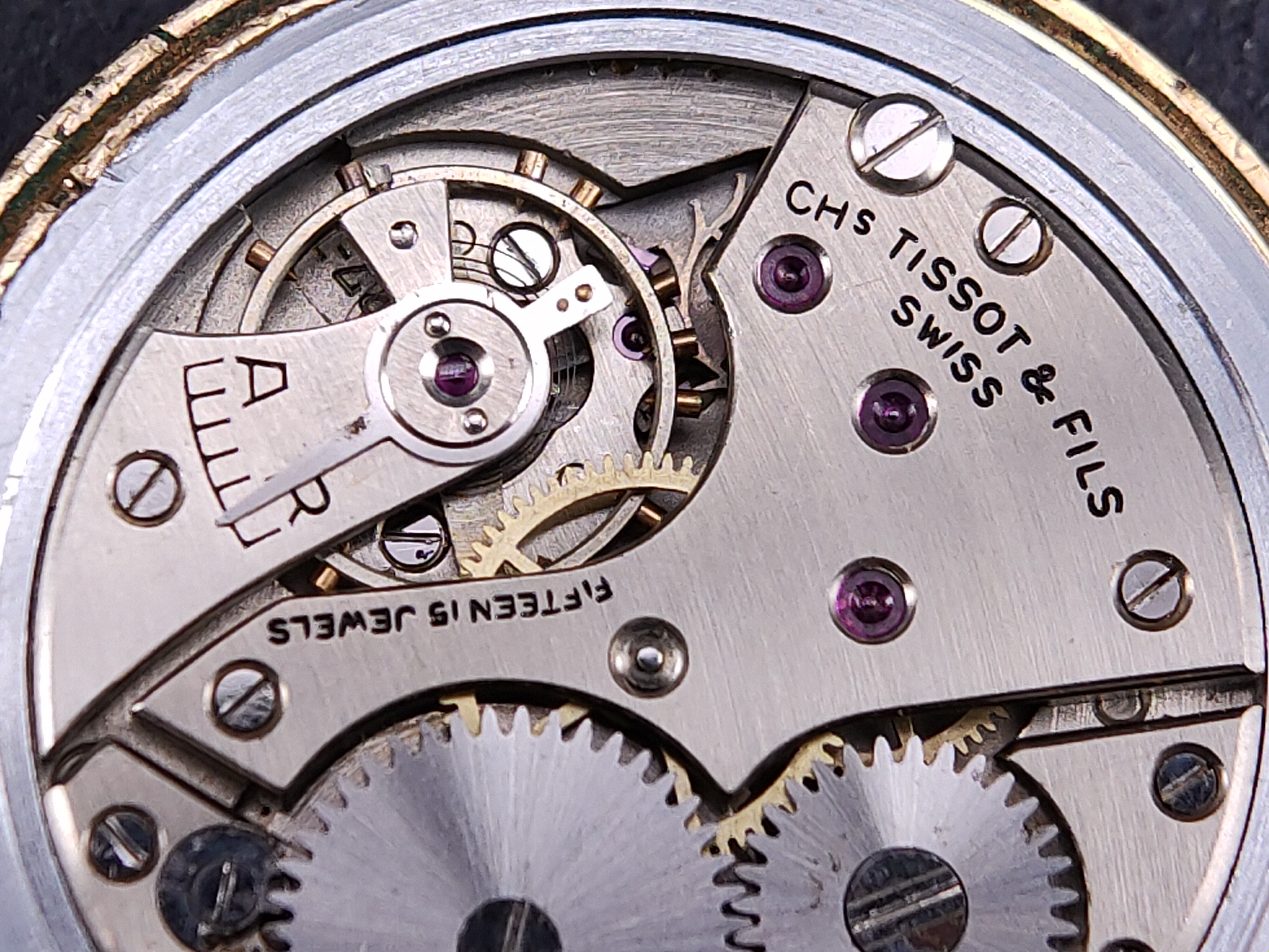 天梭哪款适合27岁男士,天梭哪个系列比较经典