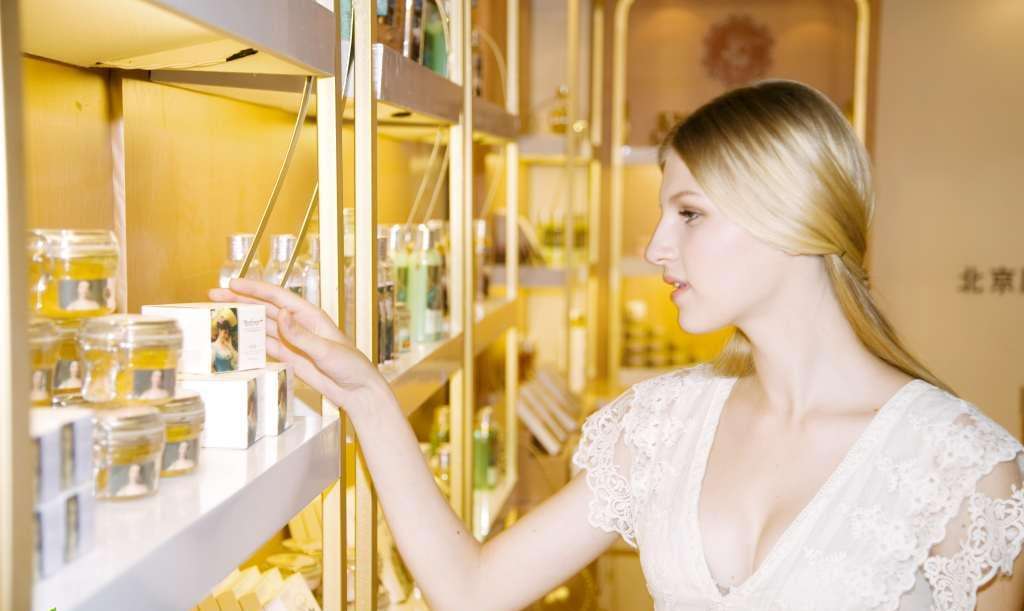 化妆品购买关注事项表,买化妆品应该关注什么问题