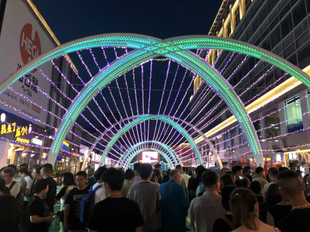 天津奥城夜市最新视频,天津奥城现在有夜市么