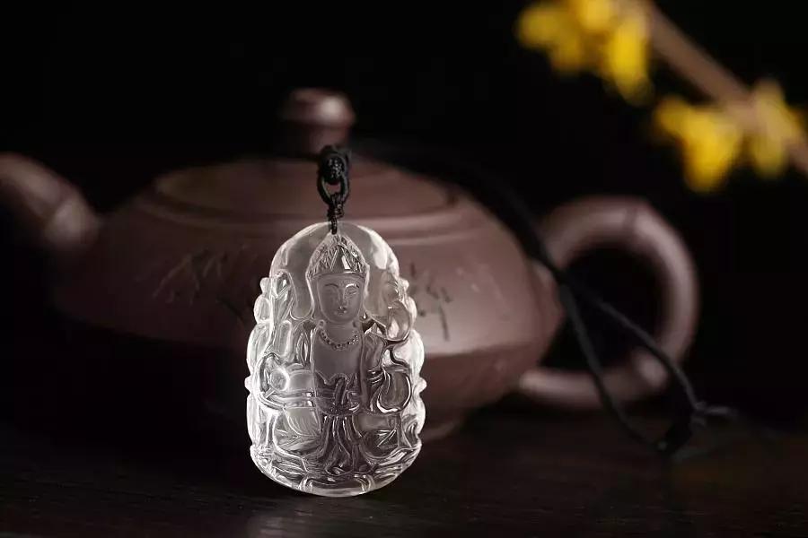 风水白水晶的功效与作用,白水晶的寓意功效与作用招财