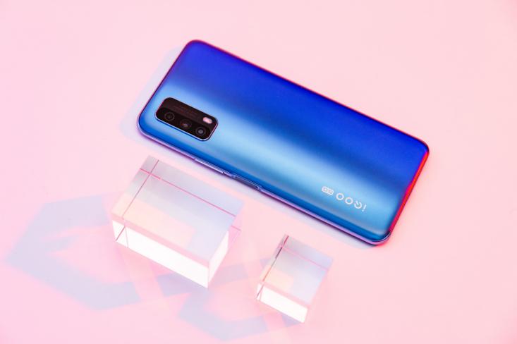 混乱的桌面不好找应用？iQOOZ1x抽屉模式见招拆招