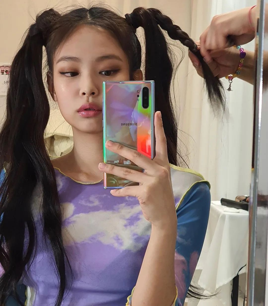 圆脸减龄发型可扎可披图片,短圆脸适合的扎发
