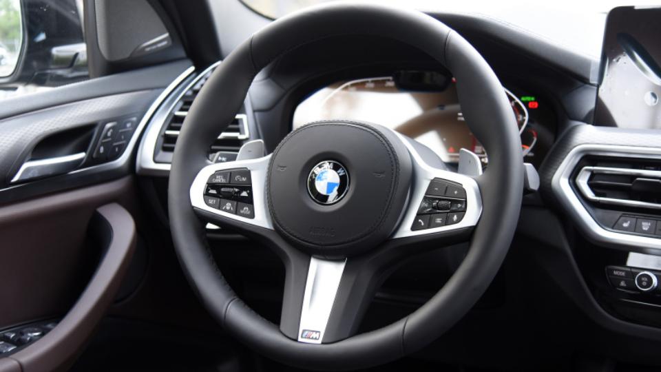 宝马x3现在买属于抄底吗,宝马x3全款提车价目表30万左右