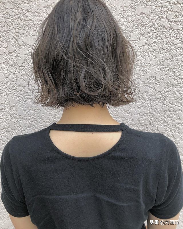 新流行短发16款，怎么剪都不土，时尚女士都在剪