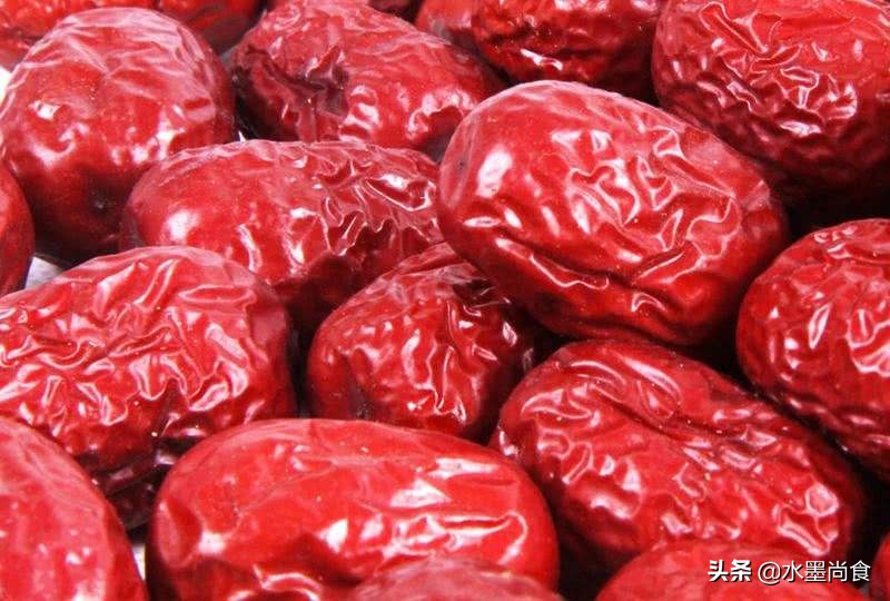买红枣时，挑越大越好吗？会选的只看5点，遇到这2种白送也不要