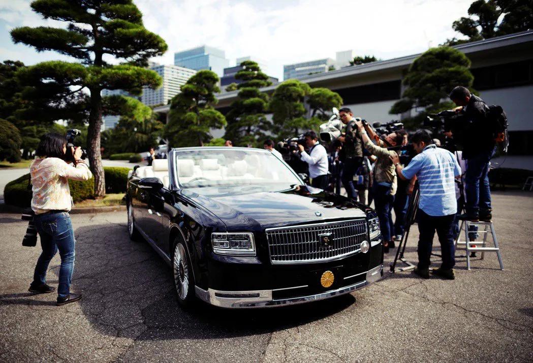 高级公务车引发*意民**抨击，日本兵库县知事竟离谱回应：高级车的好，你们搭过就知道