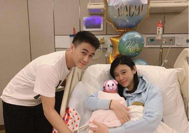 奚贵妃生孩子后续,奚贵妃生儿子时赌王还活着吗