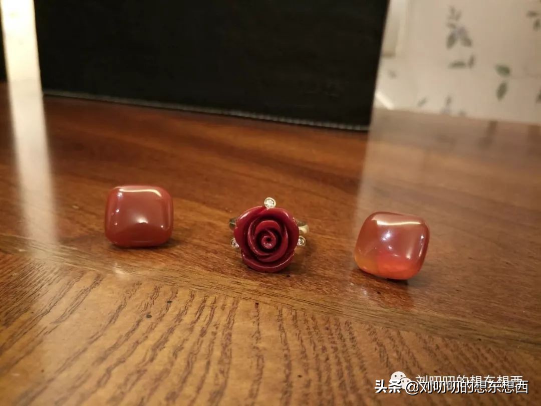 亮橘色穿搭,一日一look怎么搭配衣服