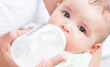 婴儿湿疹宝妈们有什么推荐,湿疹反复的宝宝宝妈怎么护理的啊