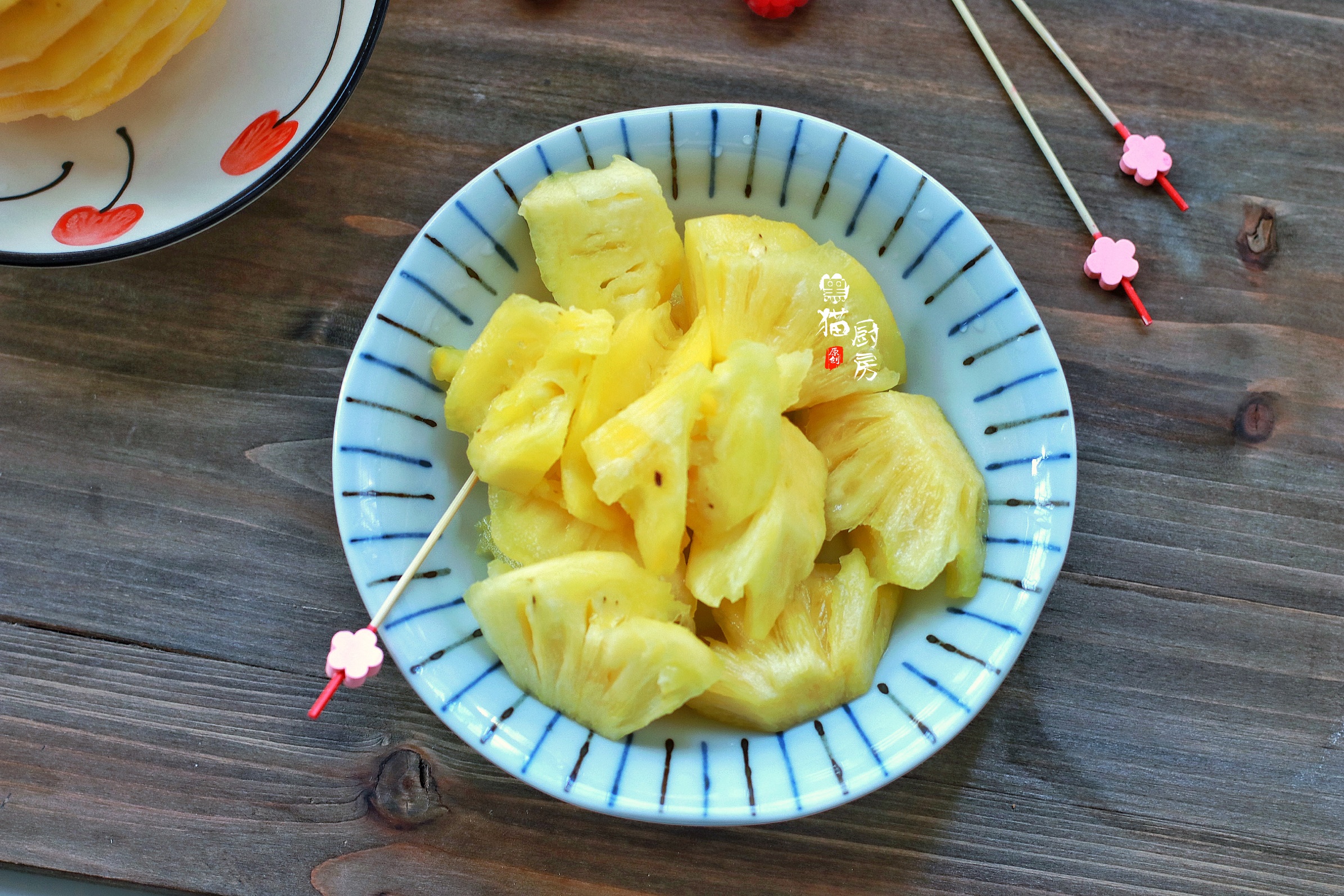 你还在用盐水泡菠萝吃吗,吃菠萝不用盐水洗的后果