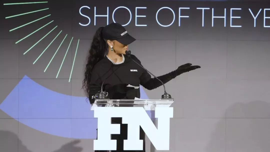 全球最富歌手rihanna,rihanna美国女星