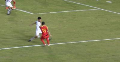 国足0:3不敌韩国解围,国足0-0踢平菲律宾谁是教练