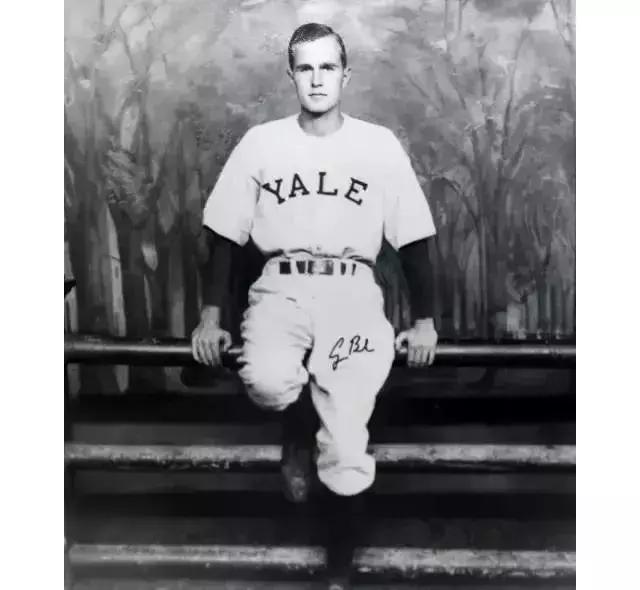 美国老布什总统死葬礼,美国前总统老布什跳伞