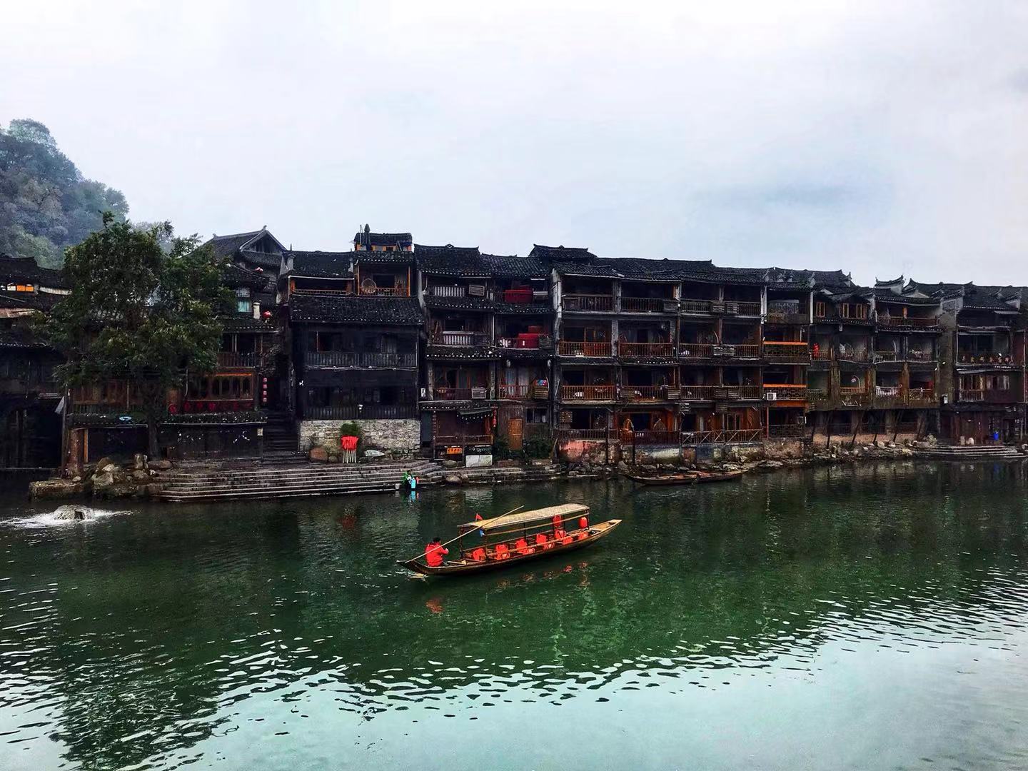 湖南凤凰古城值得玩吗,湖南凤凰古城的这几年变化