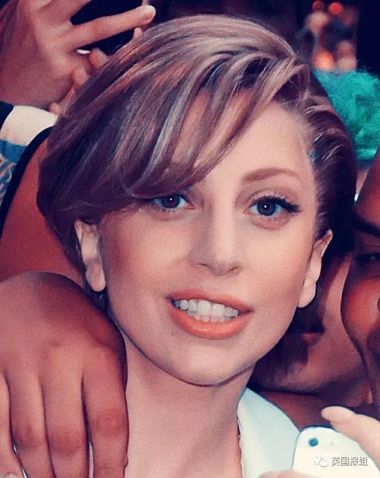 gaga靠一部电影重回事业巅峰,ladygaga转行做什么了