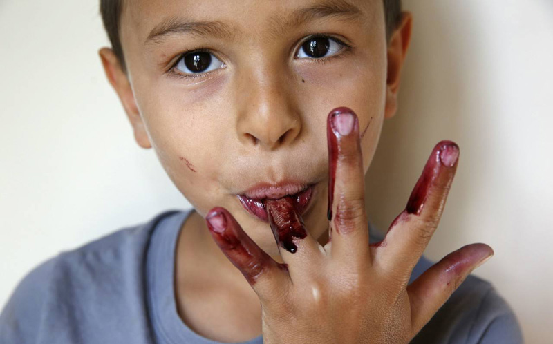 如何让6岁多的孩子戒掉吃手指,3岁小孩吃手指怎么戒掉