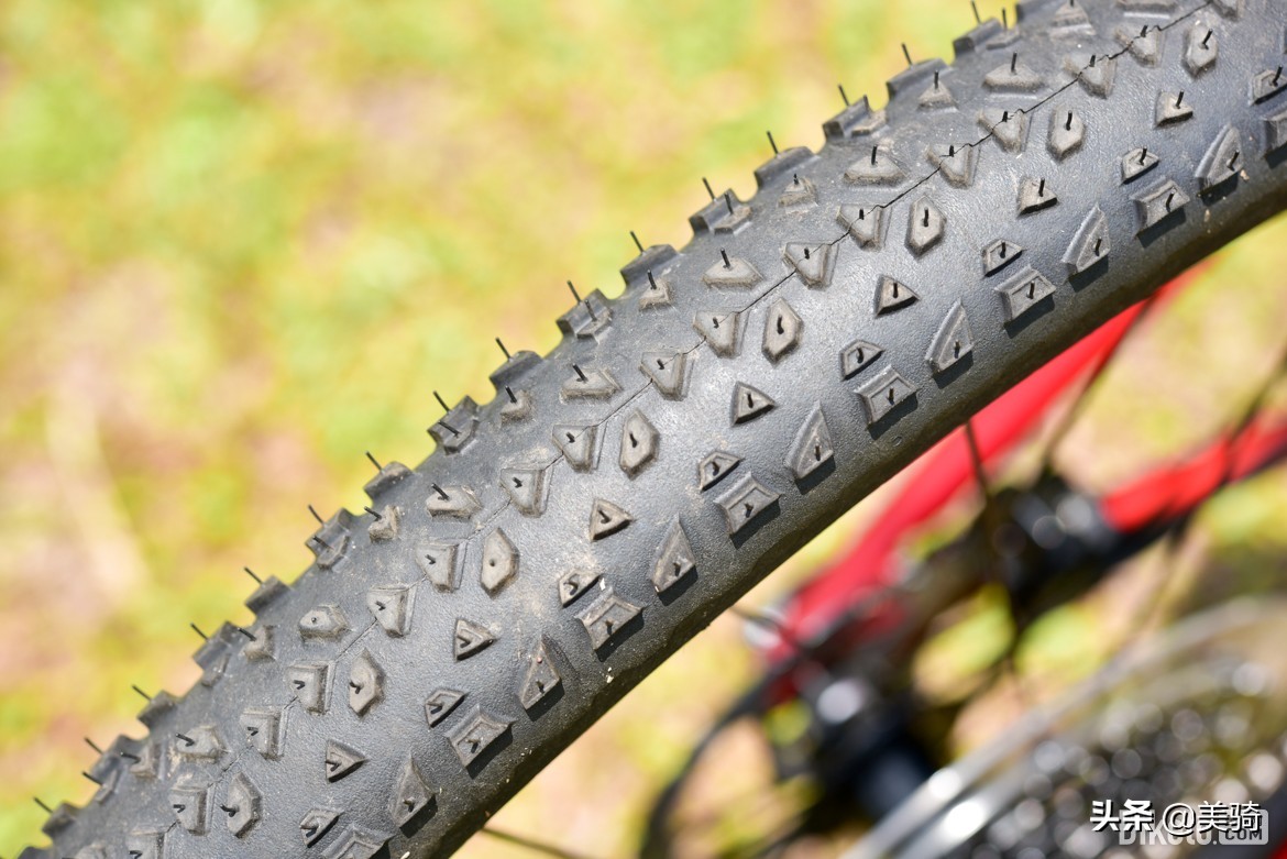 ucc竞争者race测评,万元以下碳纤维山地车