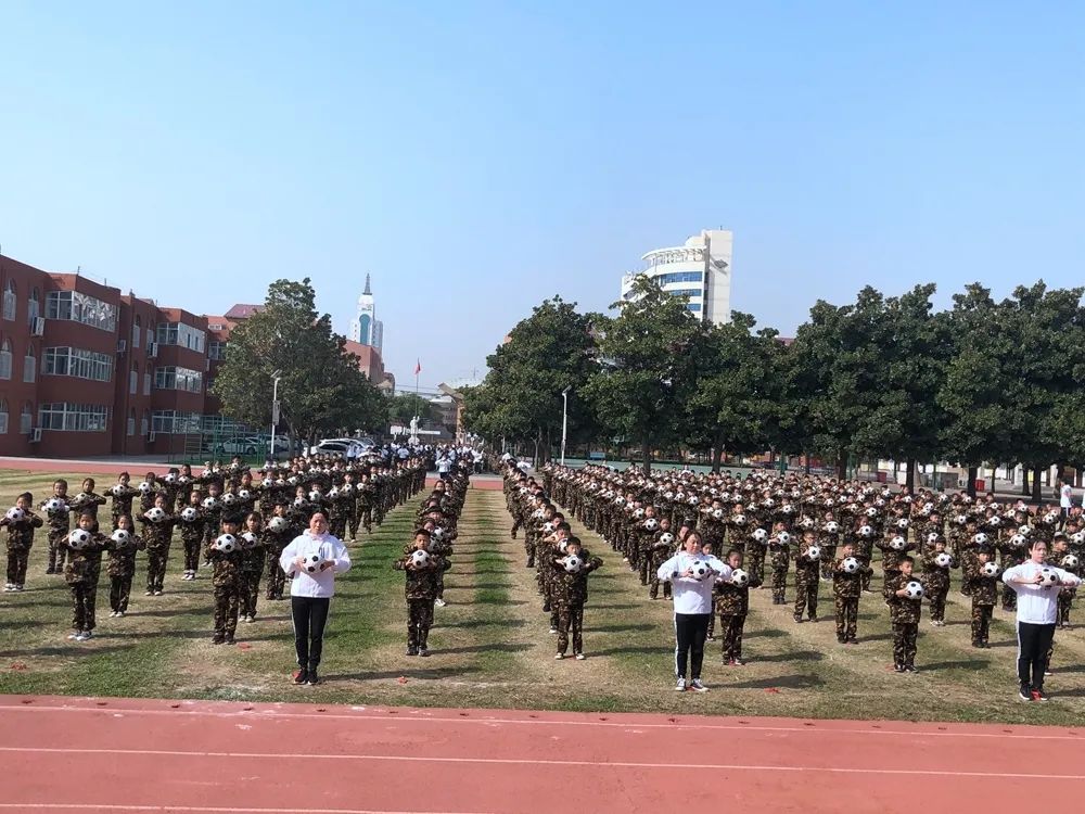 小学校园足球比赛的超燃时刻,漯河小学足球比赛的视频