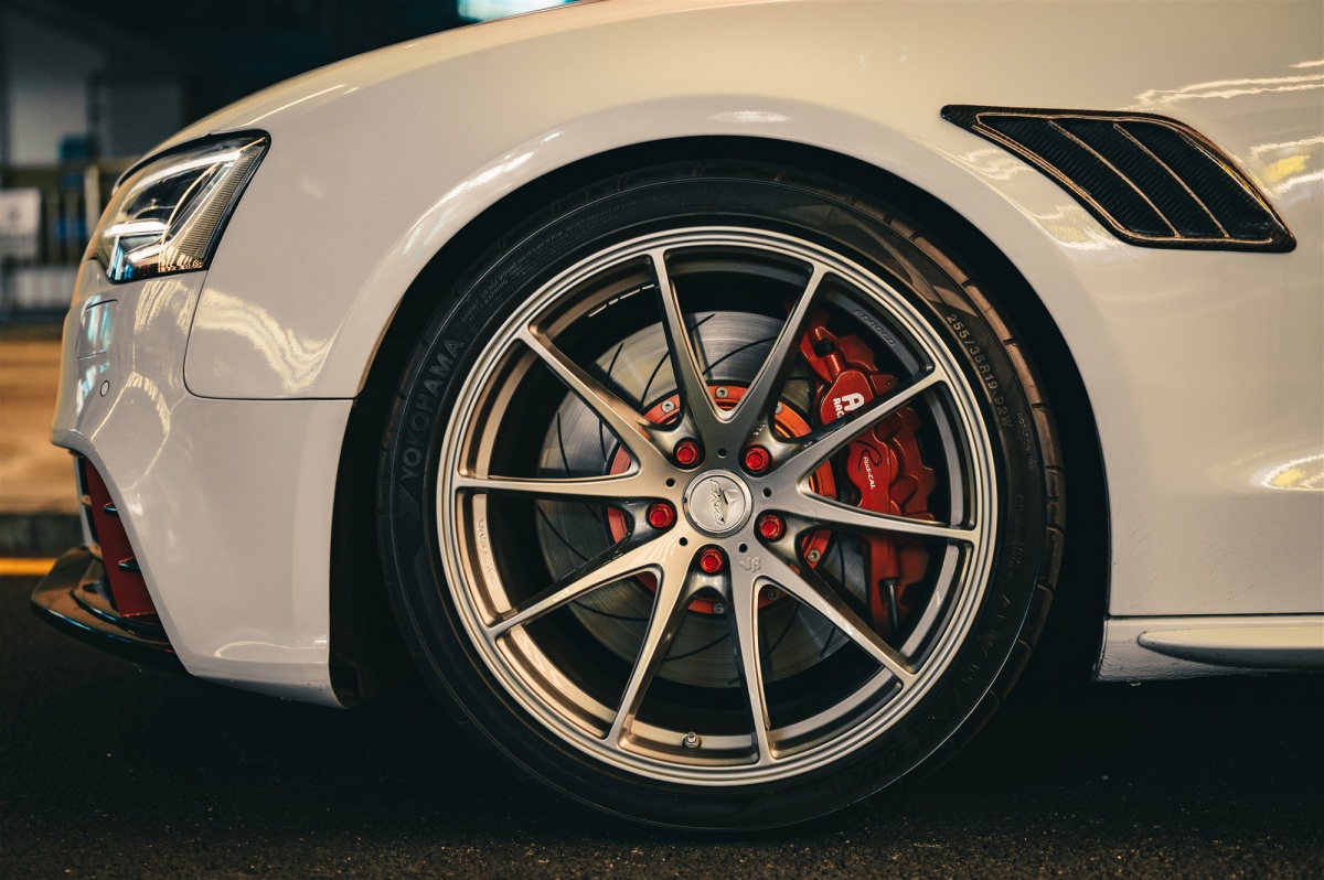 爆缸修复好了还能开不,奥迪a5大修后爆缸