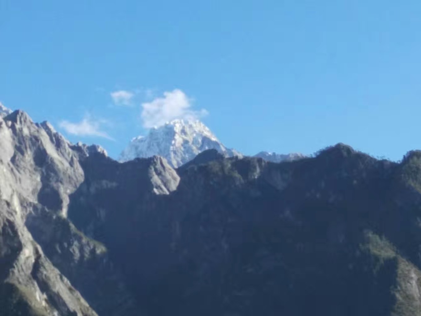 云南虎跳峡徒步线路初级,虎跳峡徒步28道弯