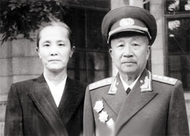 妻子精神异常丈夫不离不弃电视剧,妻子突发精神分裂症