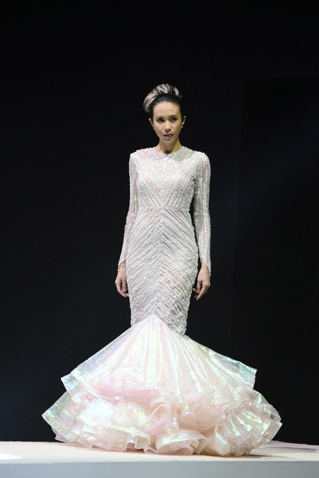 莫文蔚会不会穿黑色丝袜,莫文蔚的腿和头发