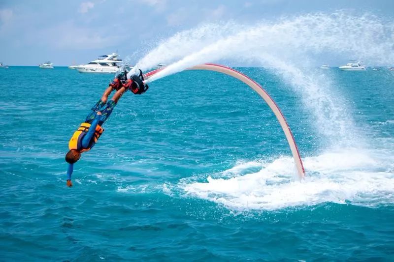 在三亚，如何花很低的价格，玩高大上的游艇帆船？