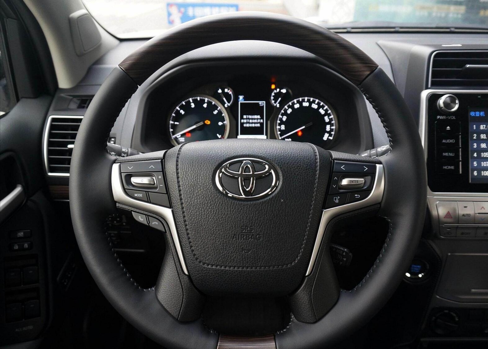 库存国产丰田普拉多，3.5升6缸动力+四驱，落地45万真霸气