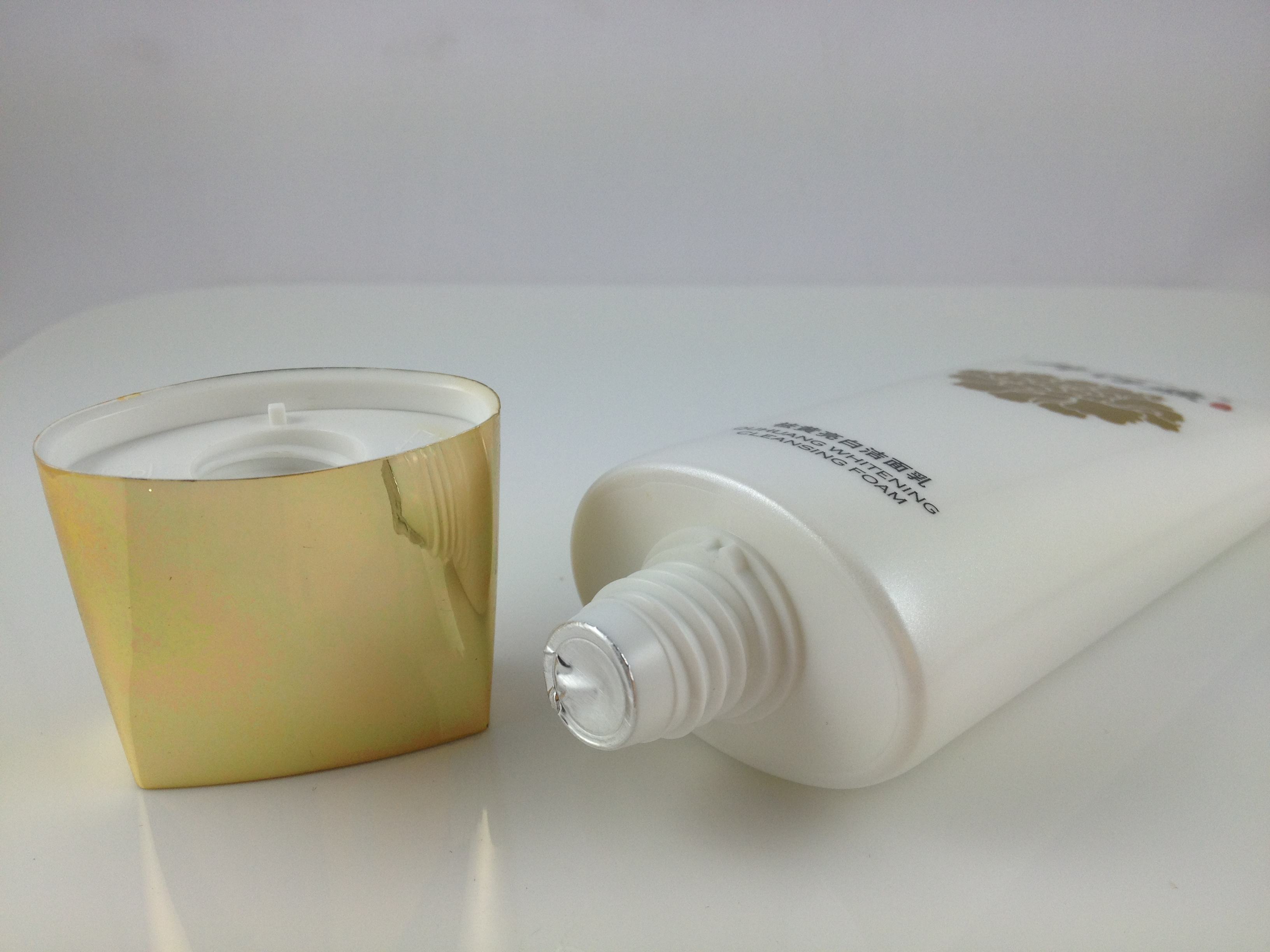 脸上爱出油怎么调理最有效,脸上一直出油怎么控油