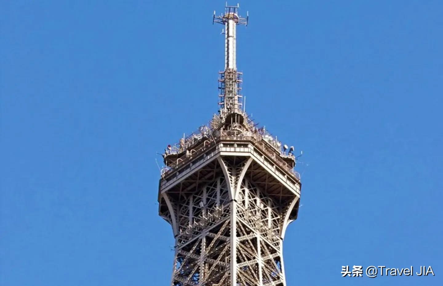 参观埃菲尔铁塔收获 (参观埃菲尔铁塔英语作文)