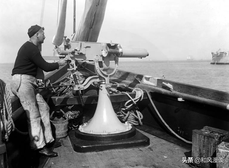 被逼上战场的“娇小姐”！一场豪华邮轮之间的生死对决