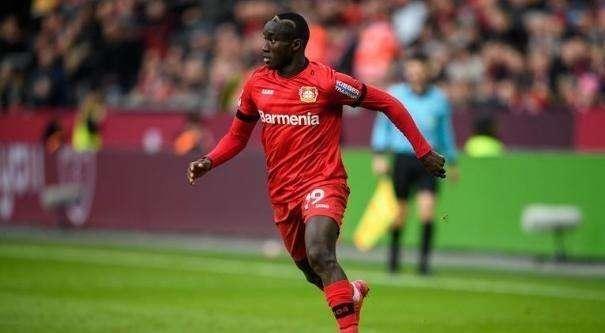 拜仁vs勒沃库森莱万,莱万绝杀拜仁勒沃库森